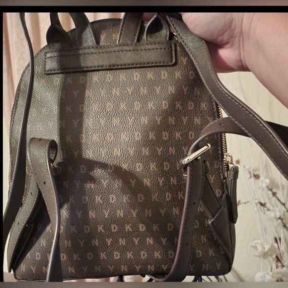 - DKNY Scarf Print Signature Backpack Brown 1989 Graphic - Picture 2 of 5
